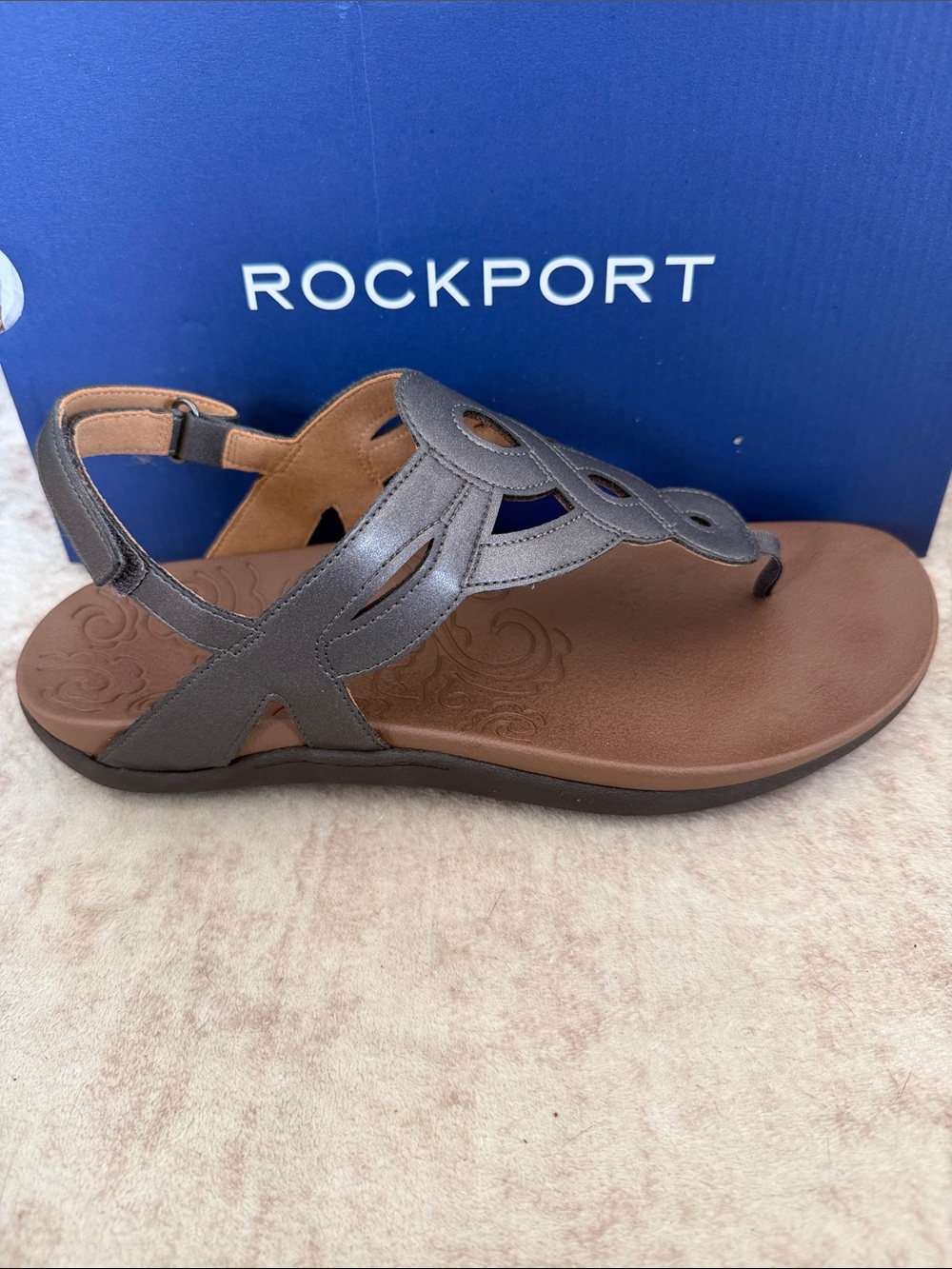 Rockport Women’s Ramona Pewter Cutout Toe-Thong Sandal with Back Strap Size 8.5W